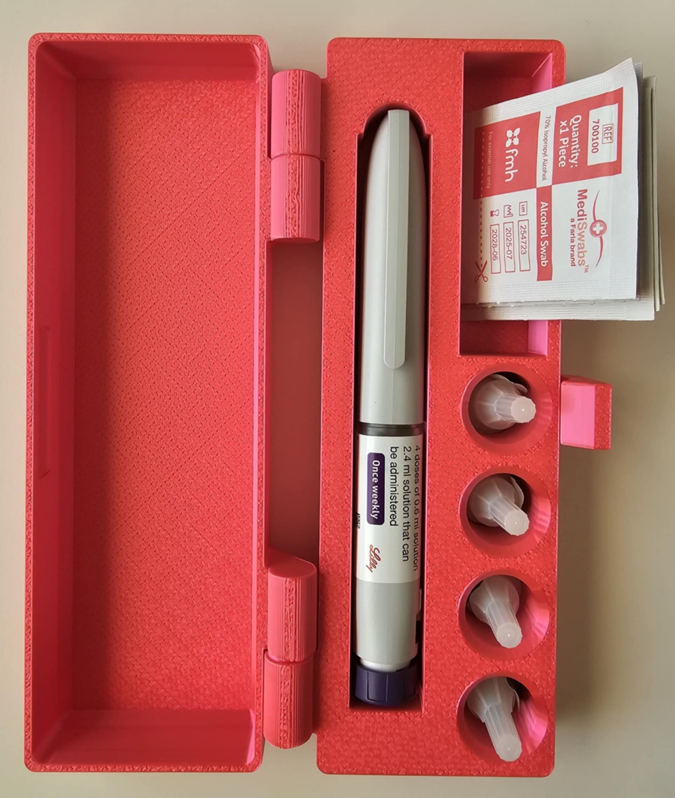 Small Case with Tissue Compartment - Image 2