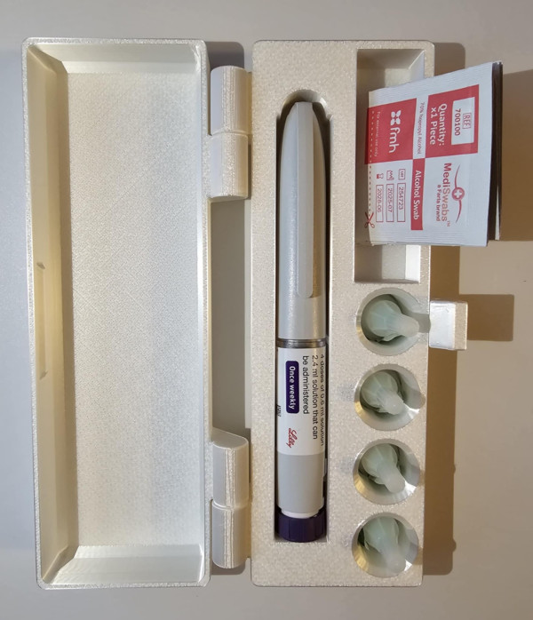 Small Case with Tissue Compartment