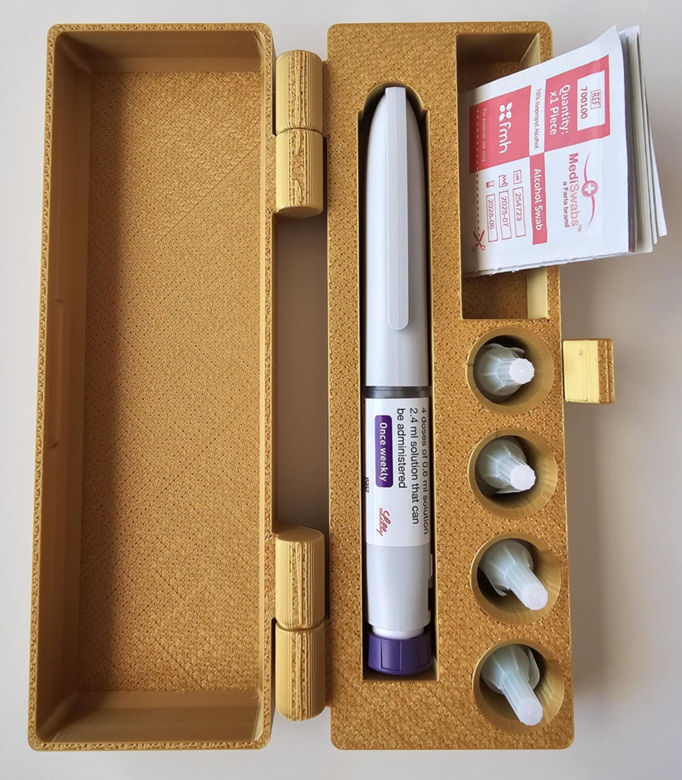 Small Case with Tissue Compartment - Image 12