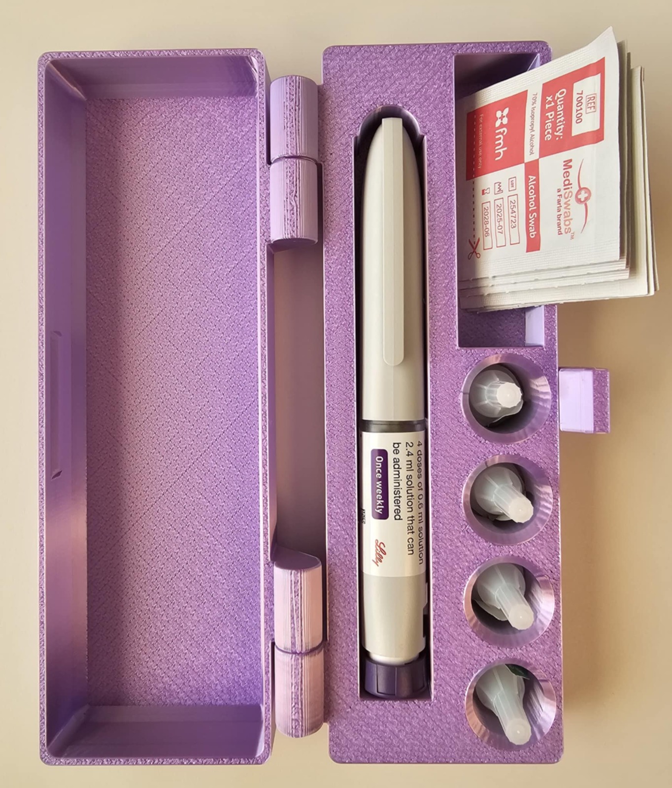 Small Case with Tissue Compartment - Image 4