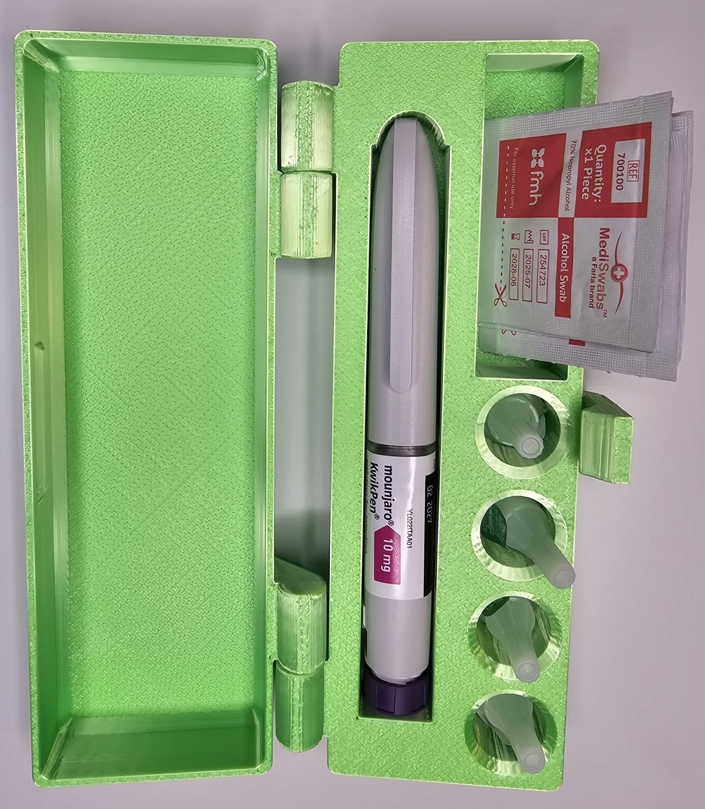 Small Case with Tissue Compartment - Image 15