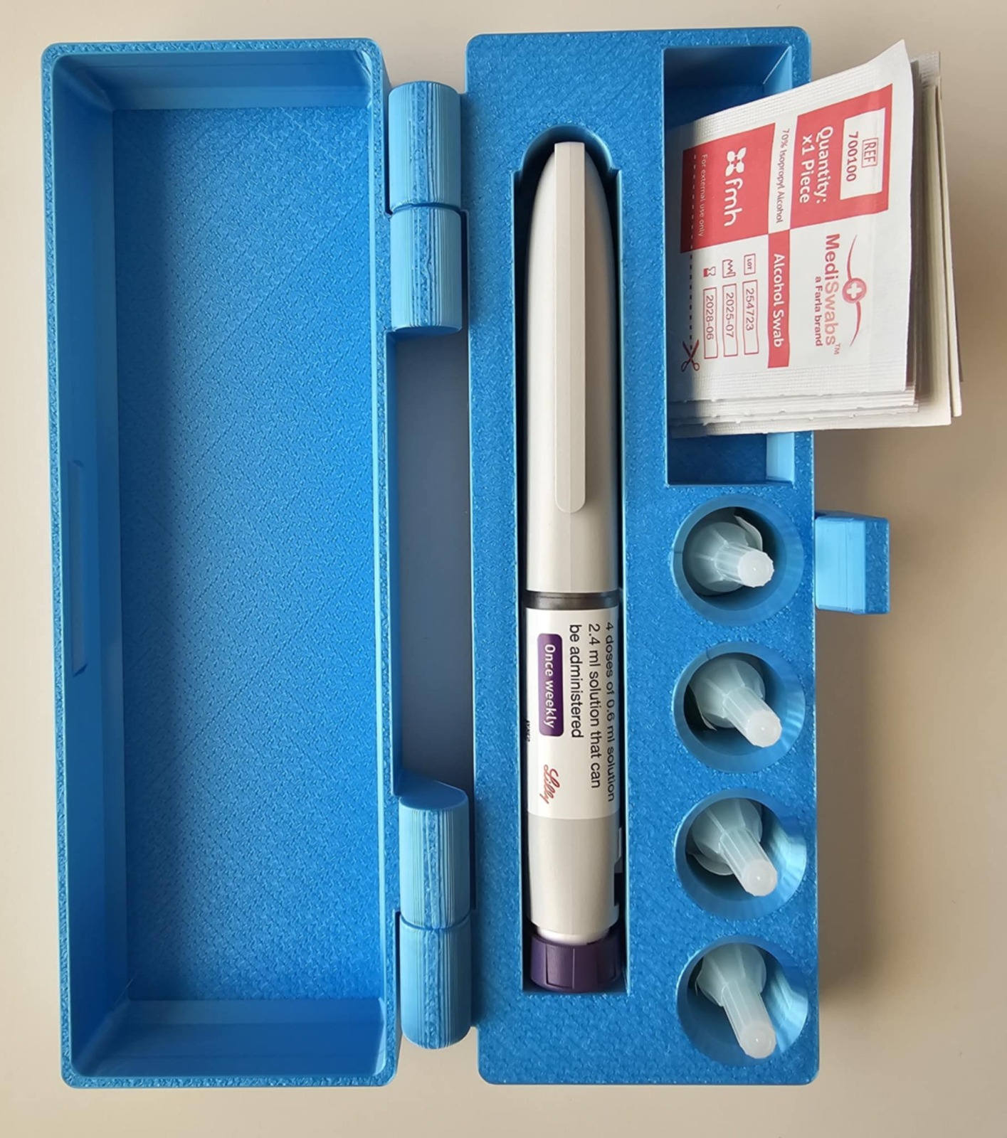 Small Case with Tissue Compartment - Image 16