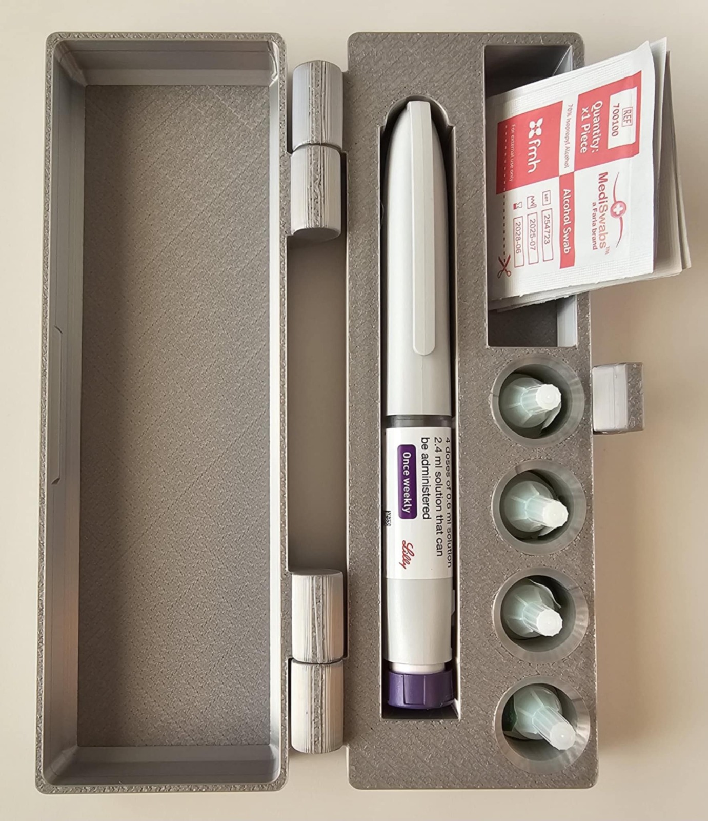 Small Case with Tissue Compartment - Image 19