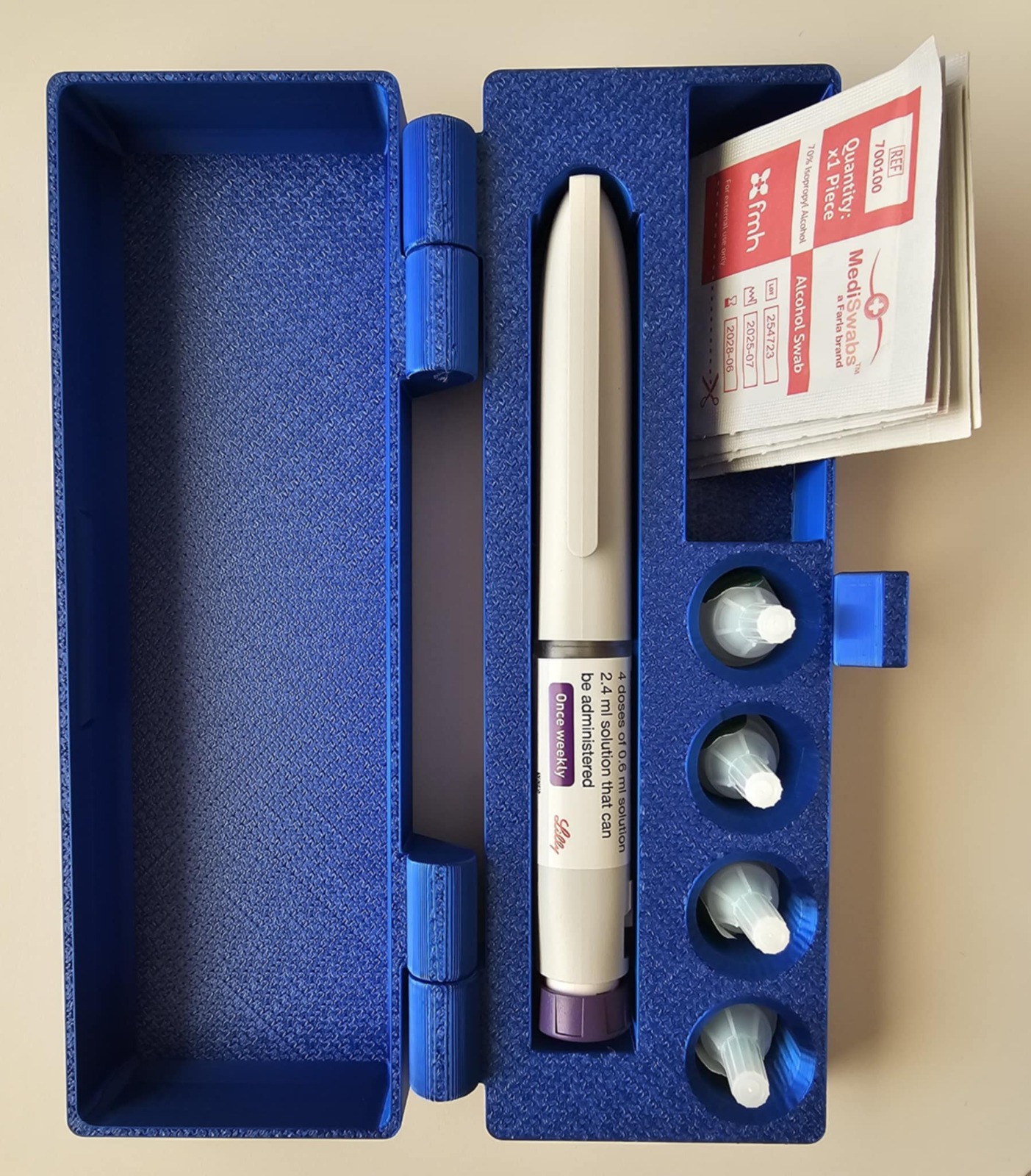 Small Case with Tissue Compartment - Image 20